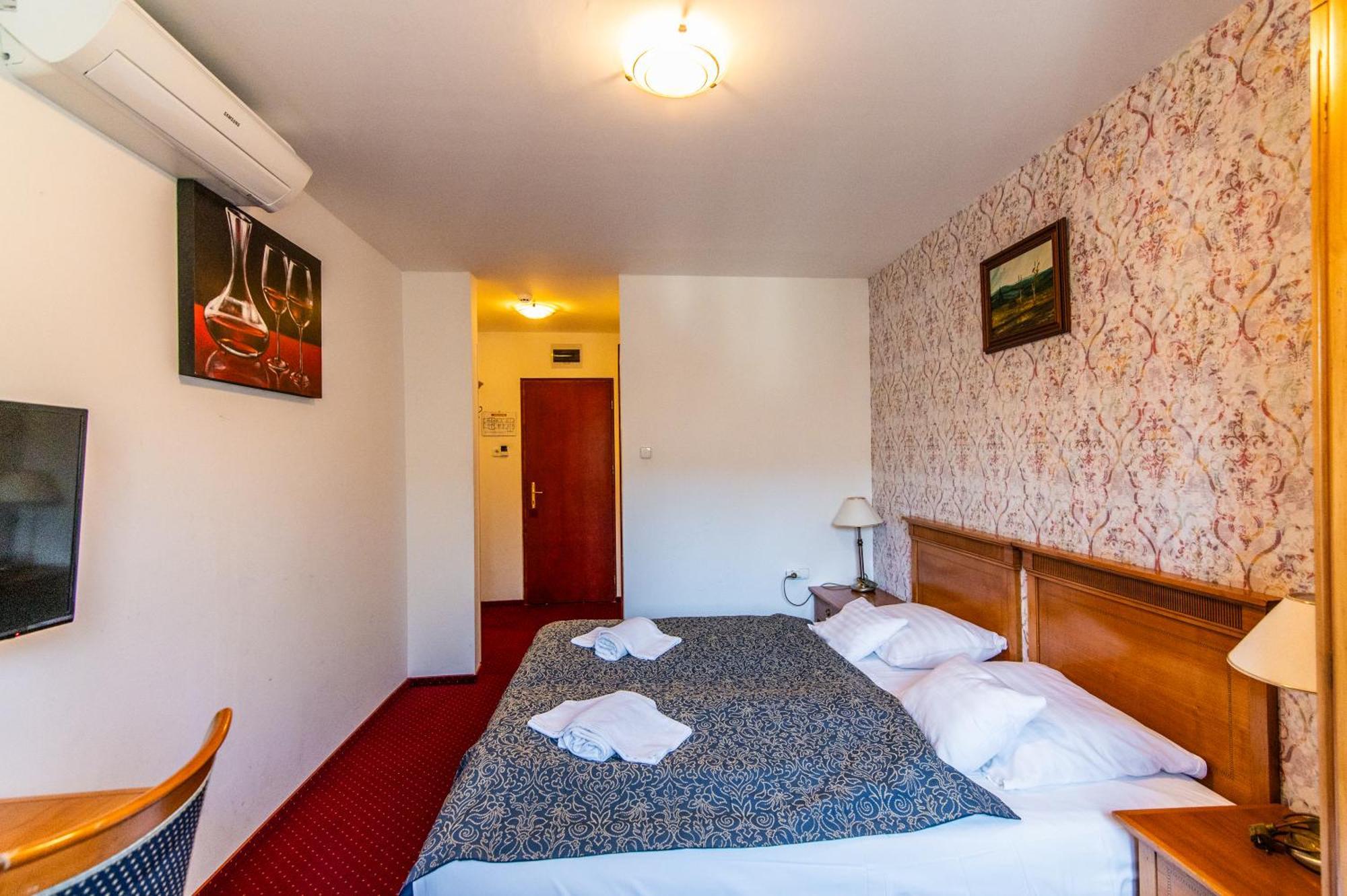 Borhotel Sziluett Farkasmaly Gyöngyös Exteriér fotografie