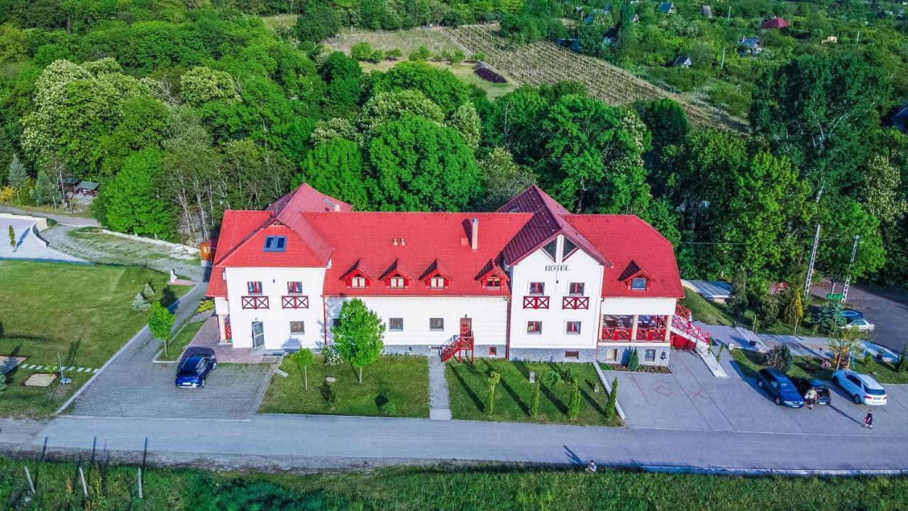 Borhotel Sziluett Farkasmaly Gyöngyös Exteriér fotografie